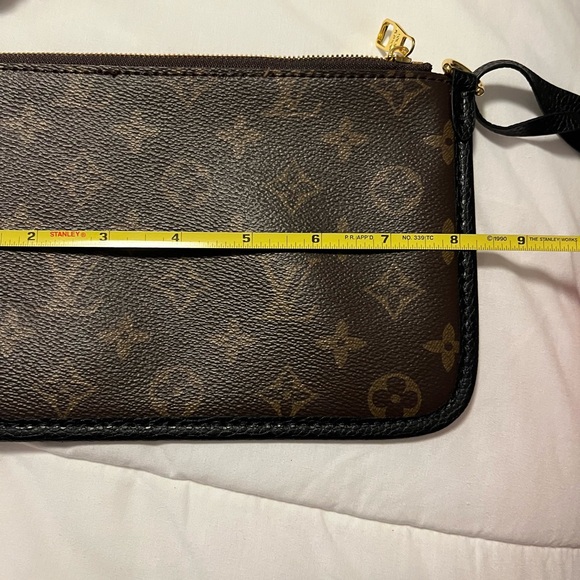 Louis Vuitton Monogram Wristlet - Picture 5 of 6